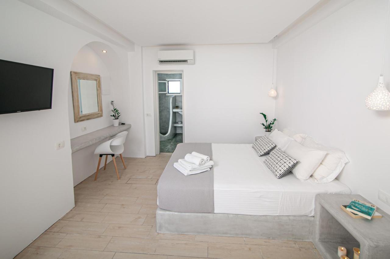 Sensia Luxury Studio With Hot Tub Oía Exterior photo