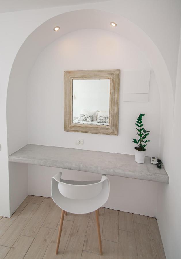 Sensia Luxury Studio With Hot Tub Oía Exterior photo