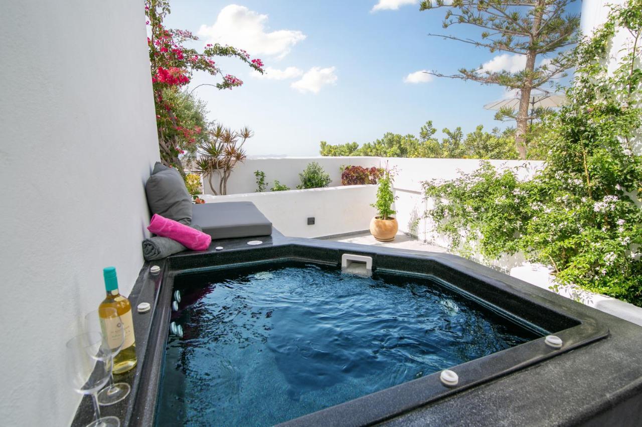 Sensia Luxury Studio With Hot Tub Oía Exterior photo